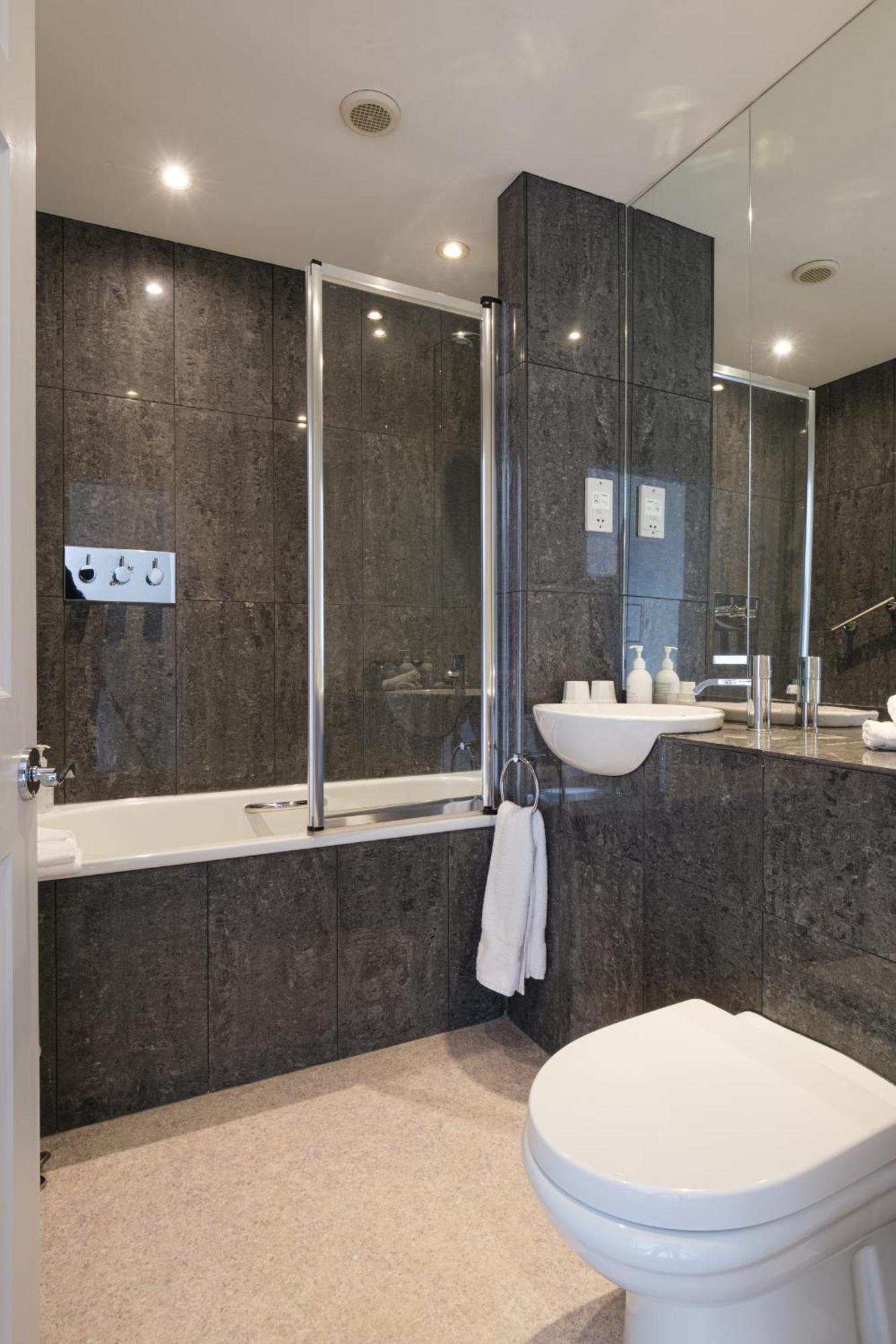 Alexandra Hotel & Restaurant Лайм Риджис Екстериор снимка